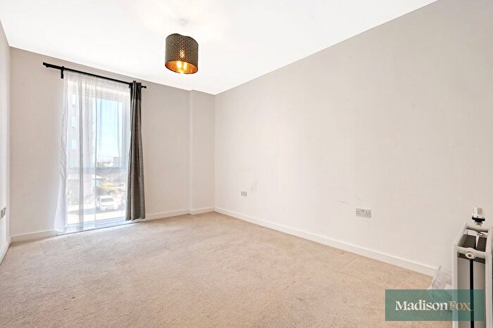 2 Bedroom Flat For Sale In Handley Page Road, Barking, IG11
