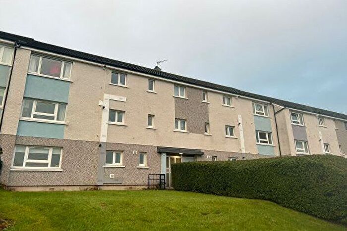 3 Bedroom Flat To Rent In Gryffe Crescent, Paisley, PA2