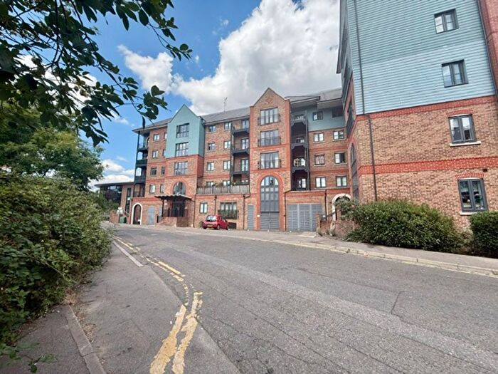 2 Bedroom Flat To Rent In Medway Wharf Road, Waterway House Medway Wharf Road, TN9