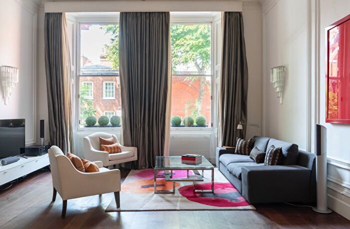 2 Bedroom Flat To Rent In Cadogan Square, London, SW1X