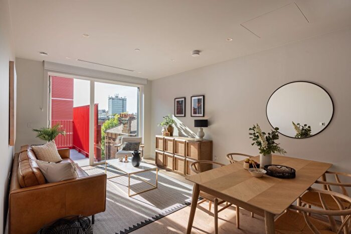 2 Bedroom Flat For Sale In London, W6