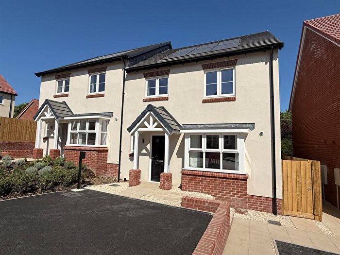 3 Bedroom House For Sale In Limers Lane, Northam, Bideford, EX39