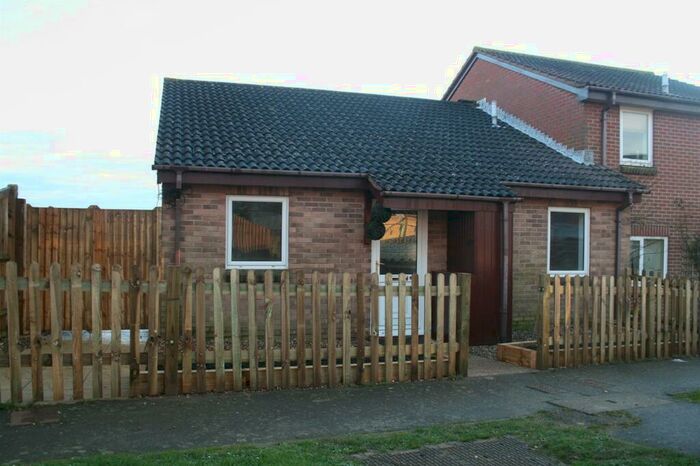 3 Bedroom Bungalow To Rent In Lexden Drive, Seaford, BN25