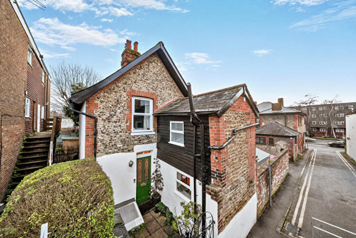 2 Bedroom Detached House For Sale In Drummond Road, Guildford, GU1