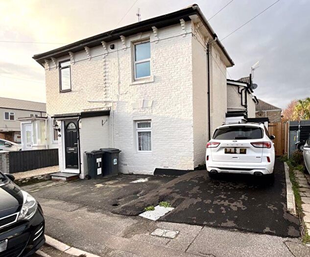 2 Bedroom Flat For Sale In Tamworth Road, Boscombe, BH7