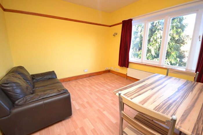 1 Bedroom Flat To Rent In Wokingham Road, Reading, Berkshire, RG6