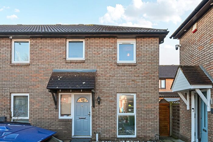 3 Bedroom End Terrace House For Sale In Strathnairn Street, Southwark, London, SE1