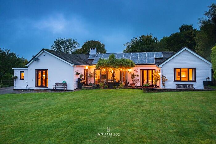 5 Bedroom Detached House For Sale In Paice Lane, GU34