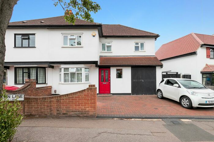 4 Bedroom Semi-Detached House To Rent In Horn Lane, Woodford Green, IG8
