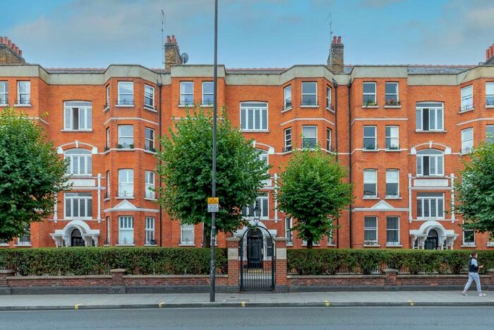 2 Bedroom Flat To Rent In Fulham Road, London, SW6