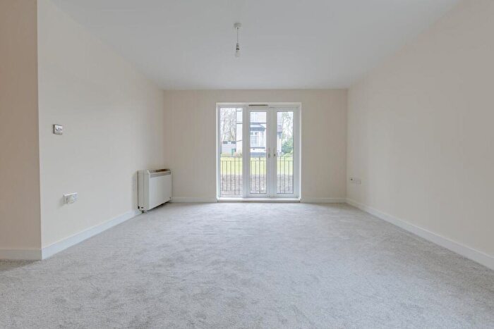 2 Bedroom Flat For Sale In Attingham Drive, Dudley, DY1