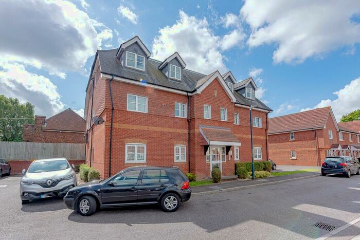 2 Bedroom Flat To Rent In Stagshaw Close, Maidstone, ME15