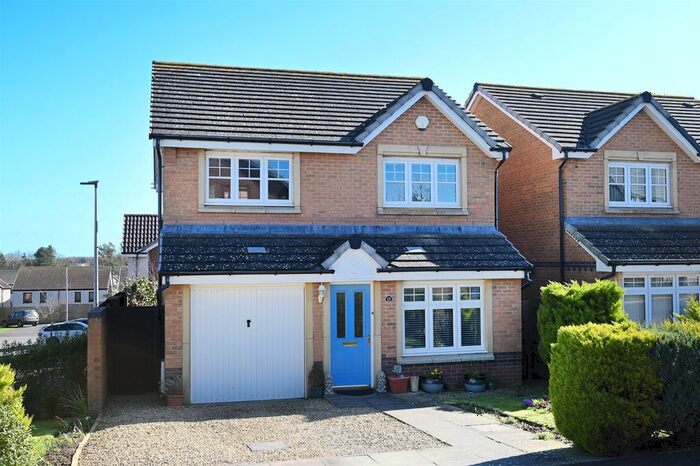 4 Bedroom Detached House For Sale In Hallydown Crescent, Eyemouth, TD14