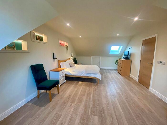 1 Bedroom Apartment To Rent In Woodland Vale, Swanwick, SO31