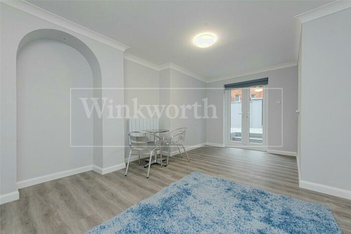 Studio To Rent In High Road, London, NW10