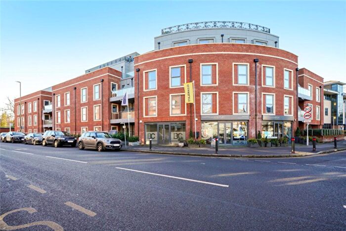 1 Bedroom Apartment To Rent In Queens Road, Weybridge, Surrey, KT13