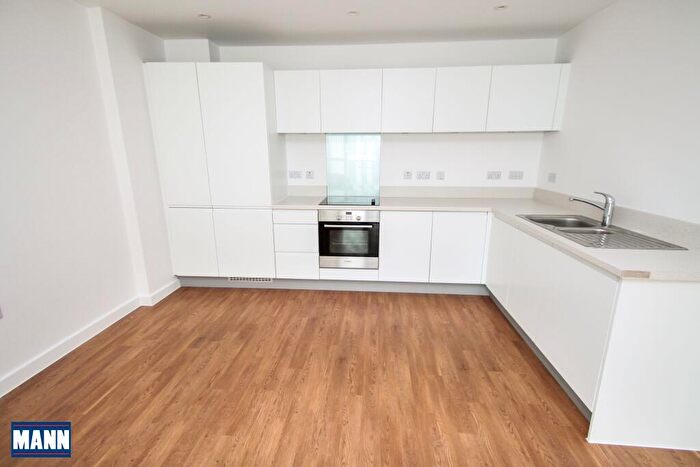 3 Bedroom Apartment To Rent In Darbyshire House, Ingress Park, Greenhithe, DA9