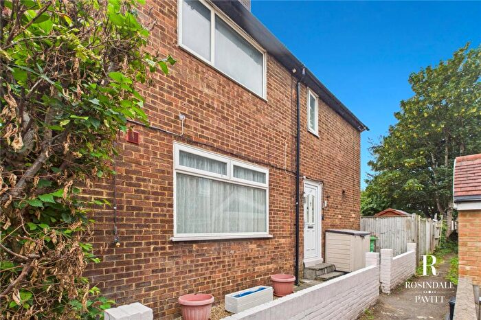 2 Bedroom Maisonette For Sale In Merebank Lane, Wallington, CR0