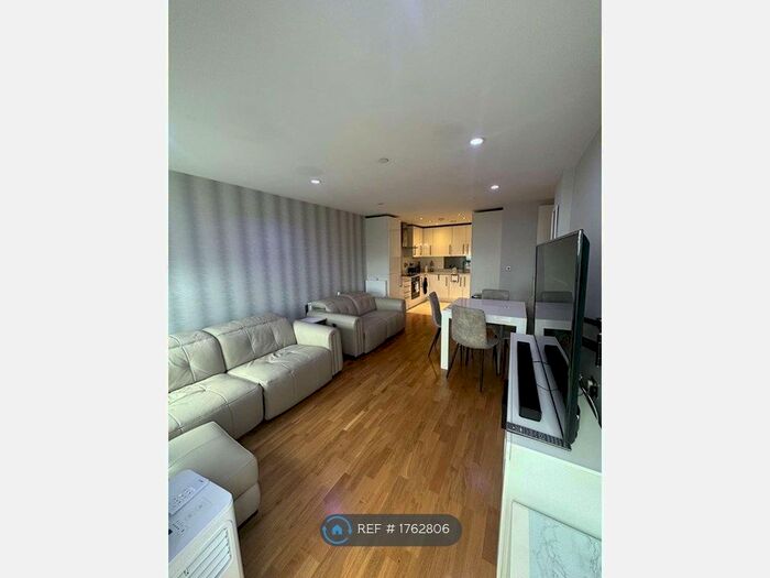 2 Bedroom Flat To Rent In Elizabeth House, Wembley, HA9