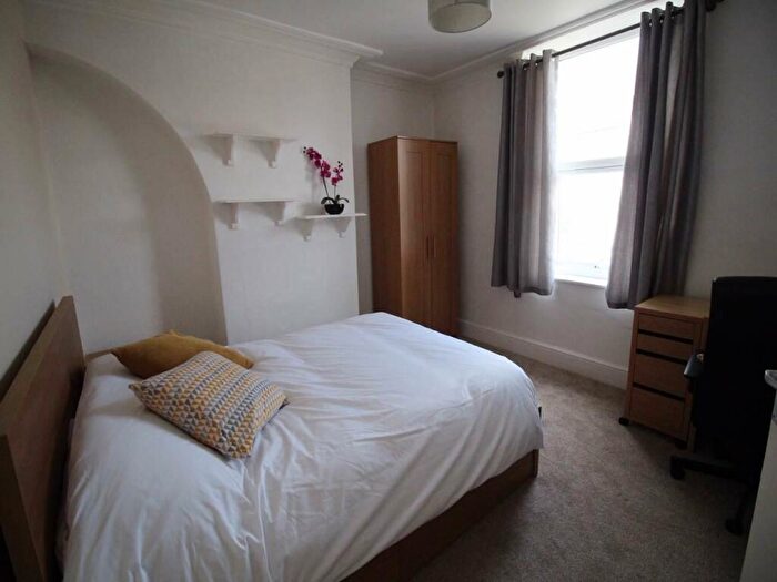 2 Bedroom Apartment To Rent In Sackville Terrace, Bangor, LL57