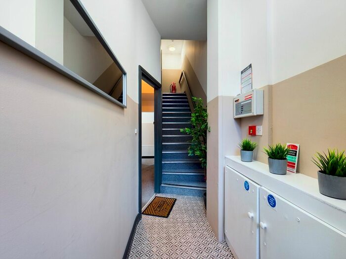 2 Bedroom Flat To Rent In Eglantine Avenue, Belfast, BT9