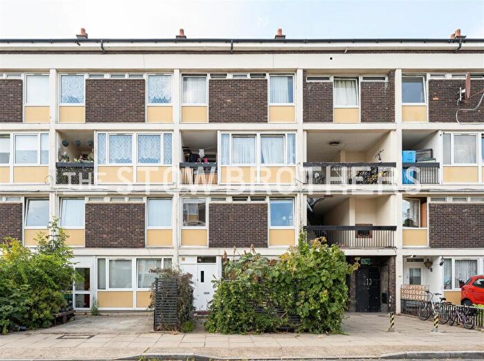 3 Bedroom House To Rent In Shrubland Road, Hackney, London, E8
