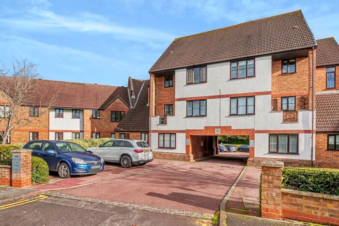 2 Bedroom Flat To Rent In Ridge Green, Shaw, SN5