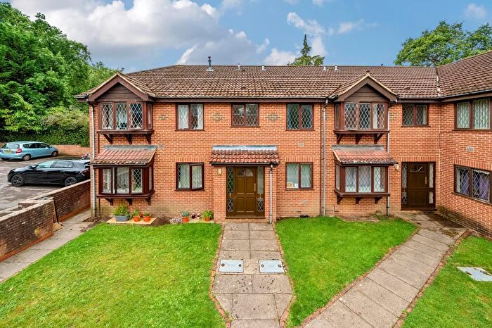 2 Bedroom Flat To Rent In Scarlet Oaks, Camberley, GU15