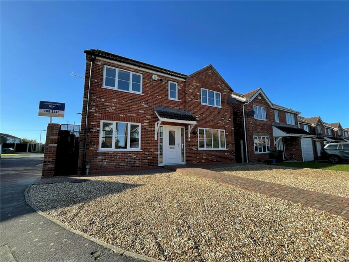 4 Bedroom Detached House For Sale In Fields End, Ulceby, N E Lincs, DN39