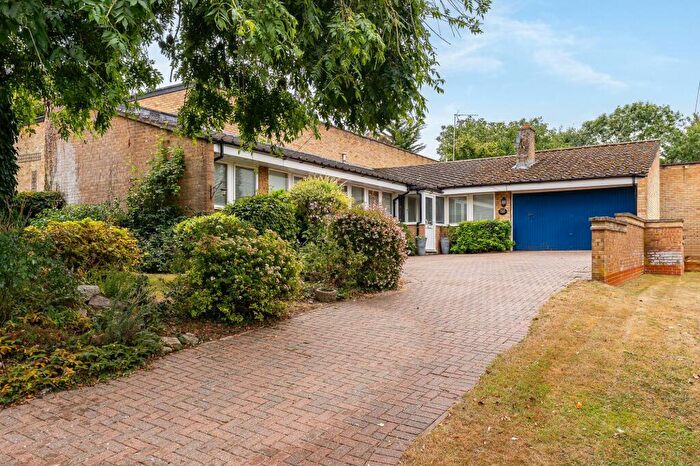 3 Bedroom Semi-Detached Bungalow For Sale In Horse Shoe Hill, Great Hormead, SG9