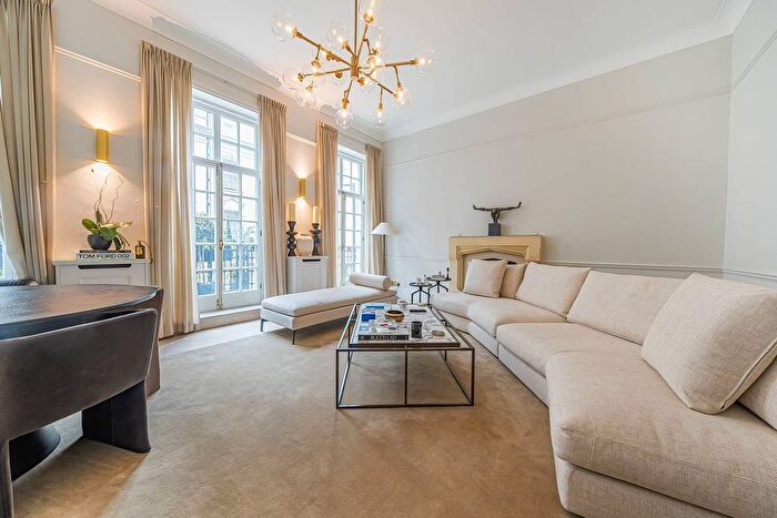 1 Bedroom Flat To Rent In Upper Brook Street, Mayfair, London, W1K