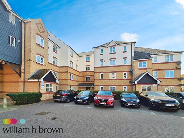 Studio To Rent In Lewes Close, Grays, RM17