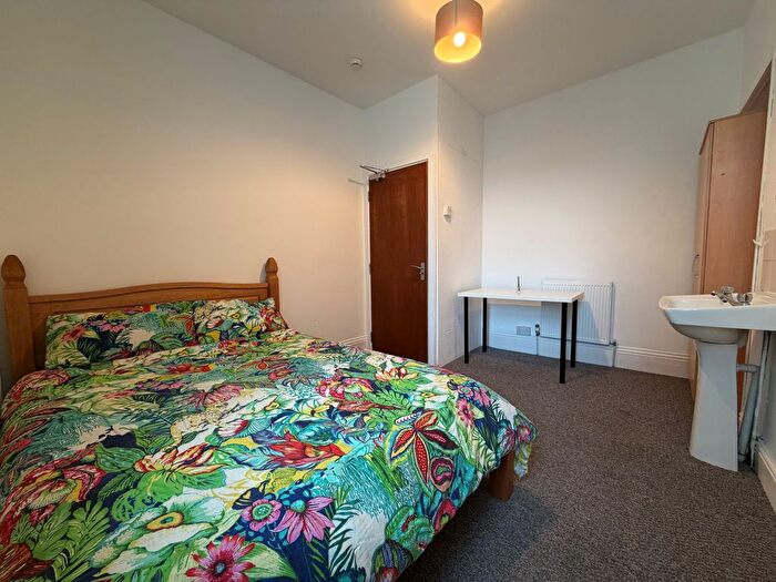 1 Bedroom Flat To Rent In Oystermouth Road, West Glamorgan, SA1