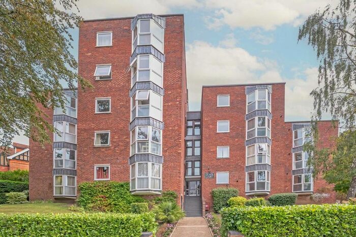 1 Bedroom Flat To Rent In Queens Road, Kingston Upon Thames, KT2