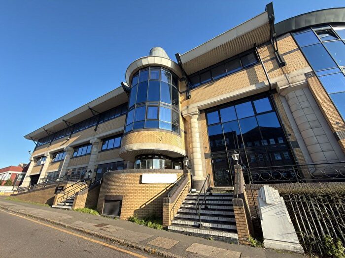 2 Bedroom Flat To Rent In New Horizons Court, Brentford, TW8