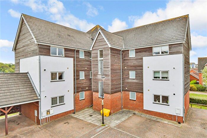 2 Bedroom Flat For Sale In Little Victory Mount, Chatham, Kent, ME4