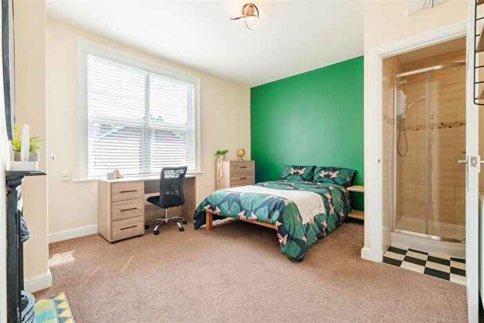 5 Bedroom House To Rent In Wayland Road, Sheffield, S11