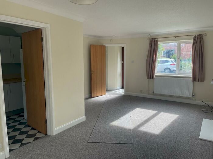 3 Bedroom Semi-Detached House To Rent In Spreckley Road, Calne, SN11