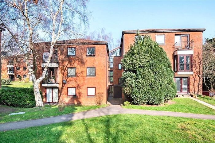 2 Bedroom Flat To Rent In Hillcrest, Upper Weybourne Lane, GU9