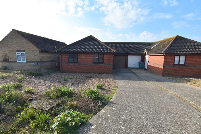3 Bedroom Bungalow For Sale In Lade Fort Crescent, Lydd On Sea, Romney Marsh, TN29