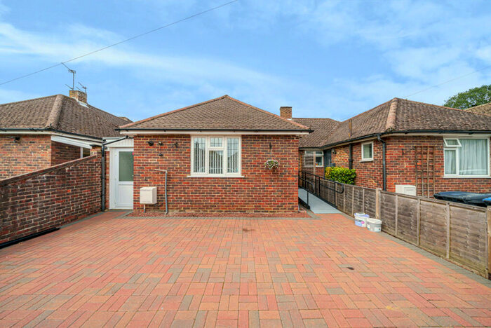 2 Bedroom Bungalow To Rent In Rectory Close, Byfleet, KT14