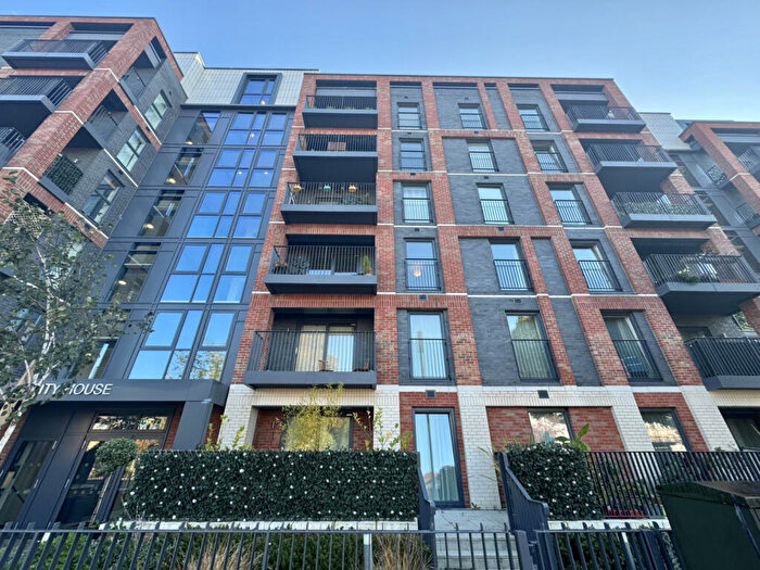 2 Bedroom Flat For Sale In City House, N21