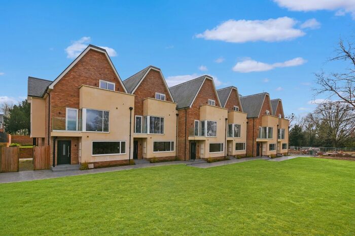 4 Bedroom Town House To Rent In Hastings Road, Hawkhurst, Cranbrook, TN18