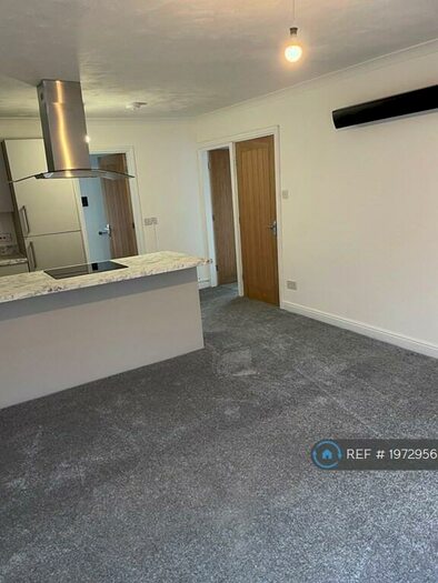 2 Bedroom Flat To Rent In Astley Street, Dukinfield, SK16