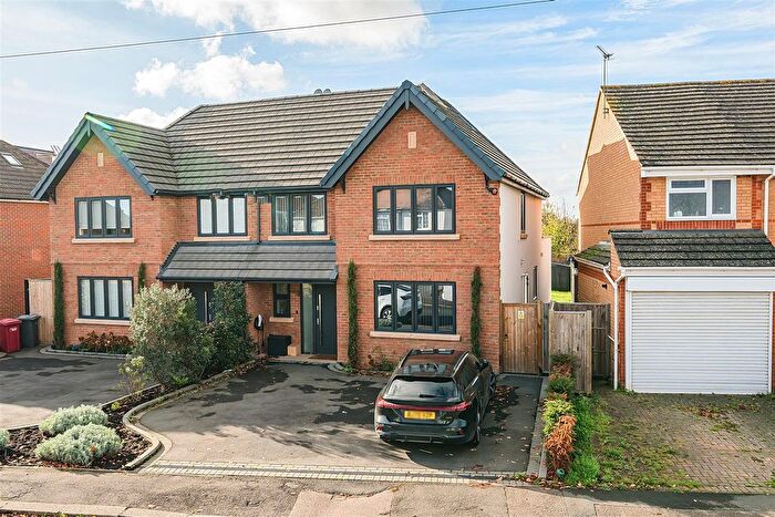 5 Bedroom Semi Detached House To Rent In Oldway Lane, Cippenham, SL1