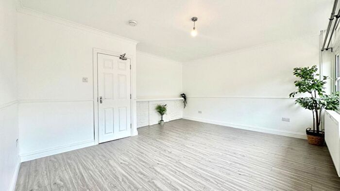 4 Bedroom Terraced House To Rent In Roebourne Way, London, E16