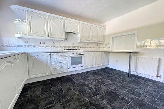 2 Bedroom Flat To Rent In Bushey Wood Road, Sheffield, S17