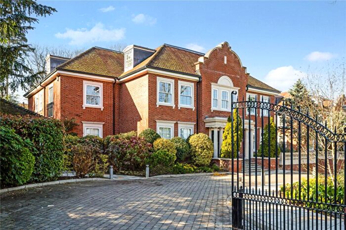 2 Bedroom Apartment For Sale In Oxshott Lodge, Leatherhead Road, Oxshott, Surrey, KT22