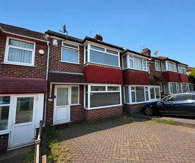 3 Bedroom Terraced House For Sale In Highmead, Plumstead, SE18