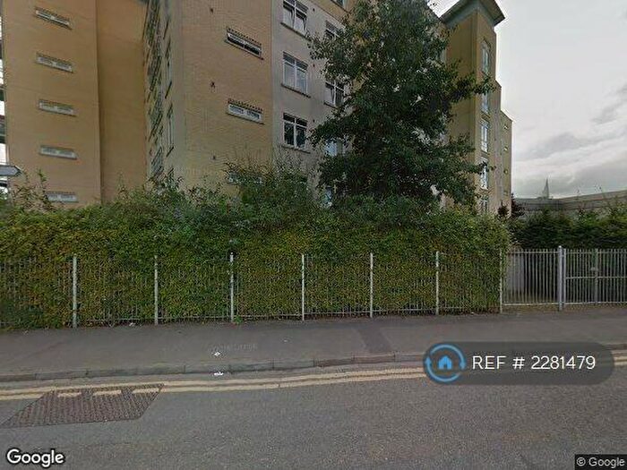 2 Bedroom Flat To Rent In The Meridian, Reading, RG1